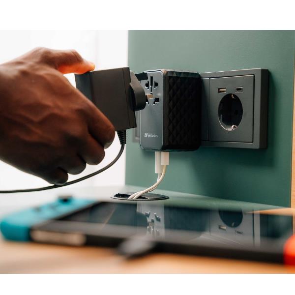 YVE_AM_AQ3_911207_32121_623ad23b-fee6-4e91-b741-b0bae82d5178_BIG