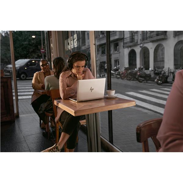 HP_NO_NDE_1100781_B69B7ET__ceef60e8-bec7-4647-9f68-8d6862a1a00c